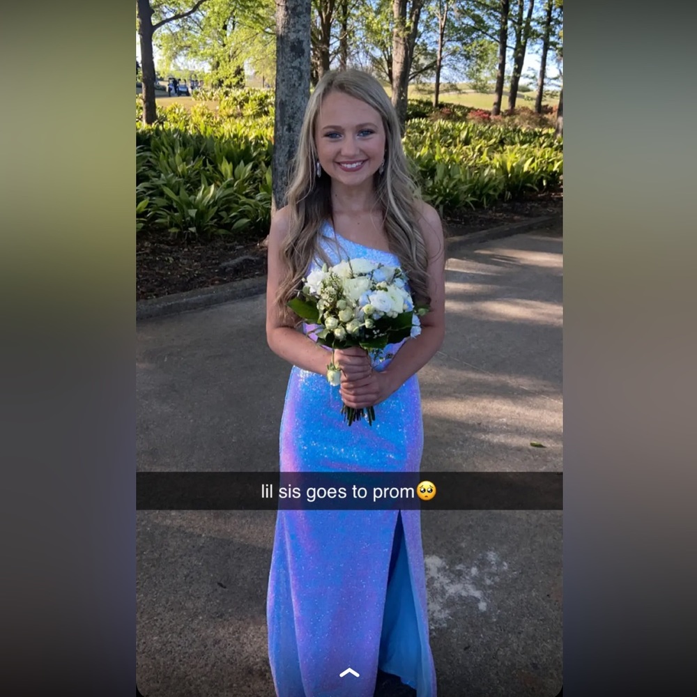 clarisse prom dress iridescent color size 0